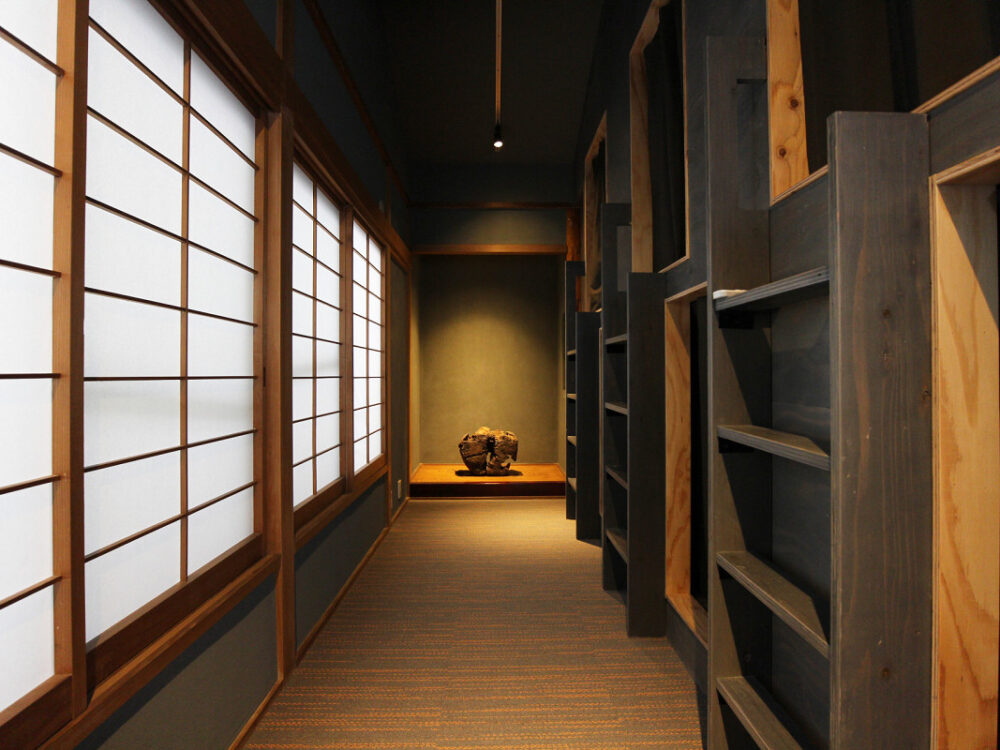 和と木でつくるモダンな日本家屋 -SEKAI HOTEL Nishikujo-