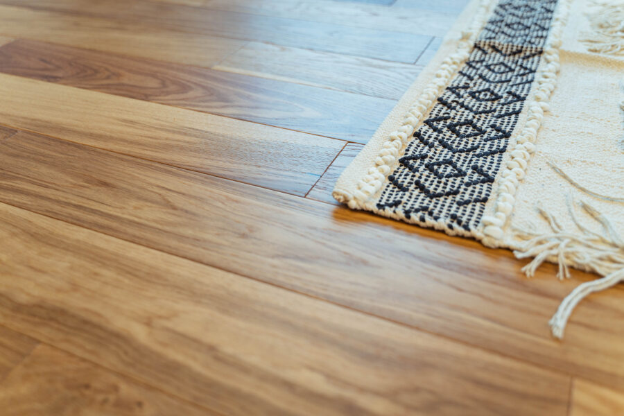 木目の床材