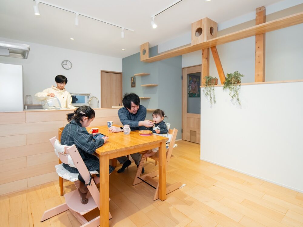 5匹の猫と一緒。無印ラバーの二世帯住宅リノベ【大阪府摂津市】