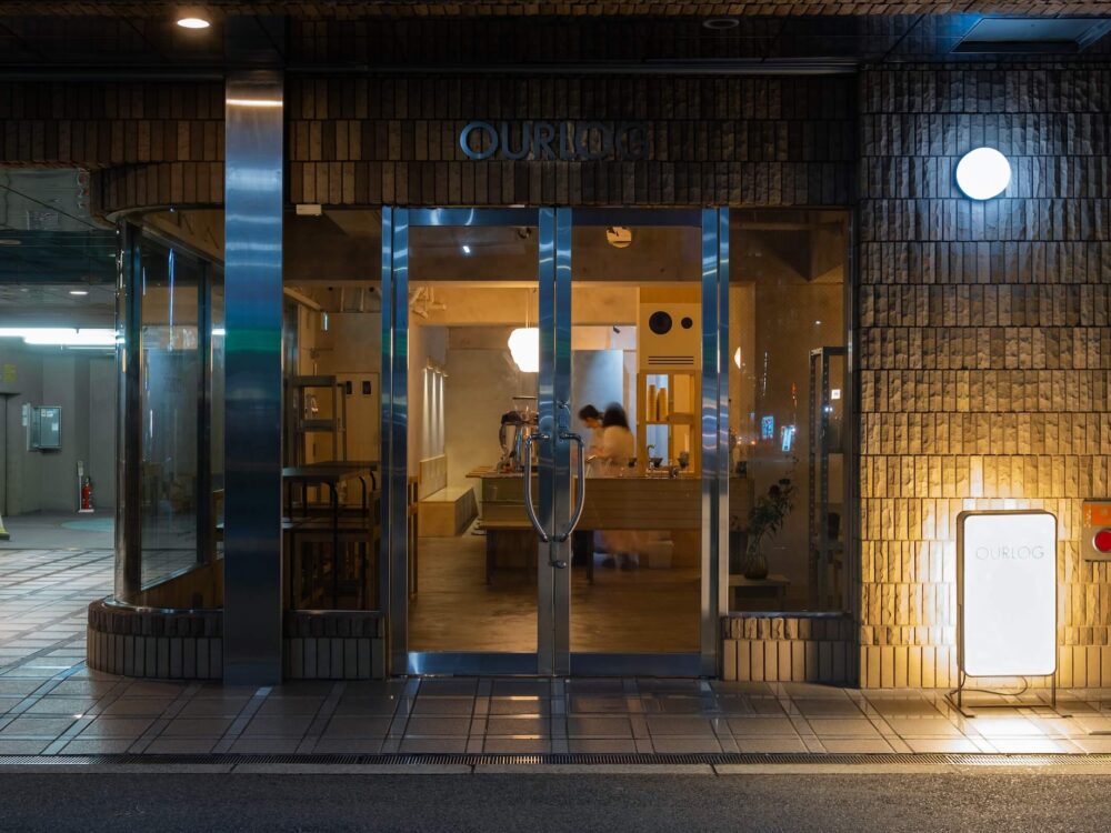 訪れる人の時間を記録に – OURLOG COFFEE ROASTERS【大阪市中央区】