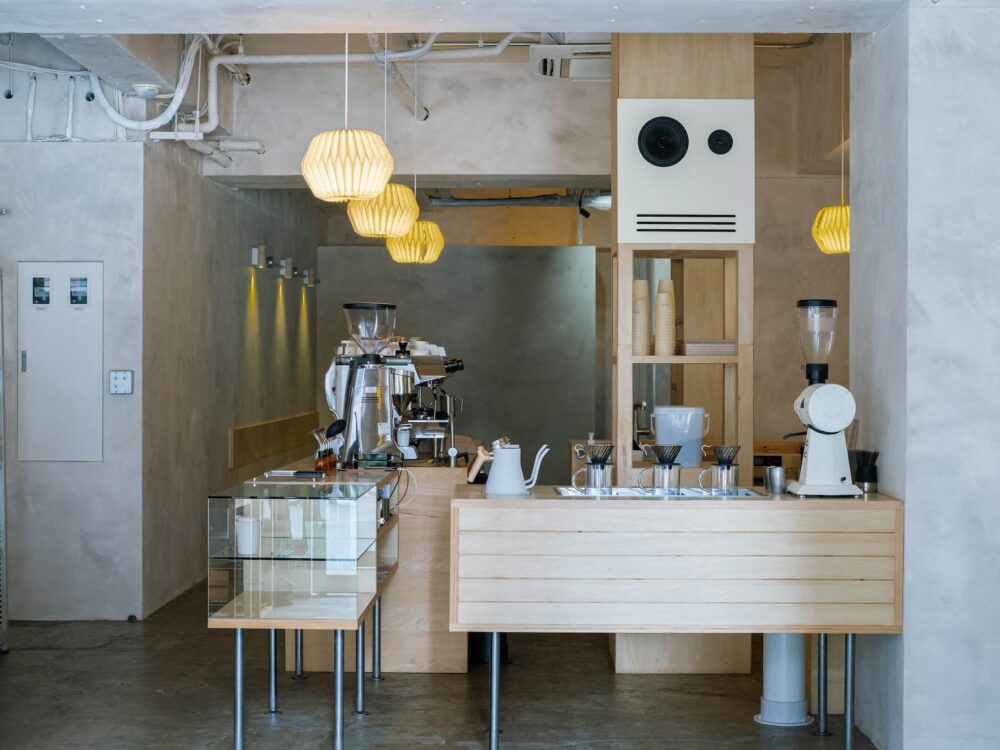 訪れる人の時間を記録に – OURLOG COFFEE ROASTERS【大阪市中央区】