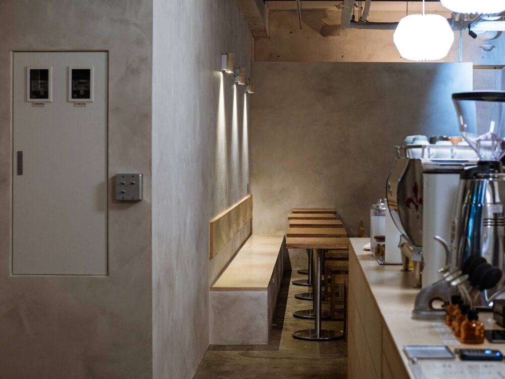 訪れる人の時間を記録に – OURLOG COFFEE ROASTERS【大阪市中央区】