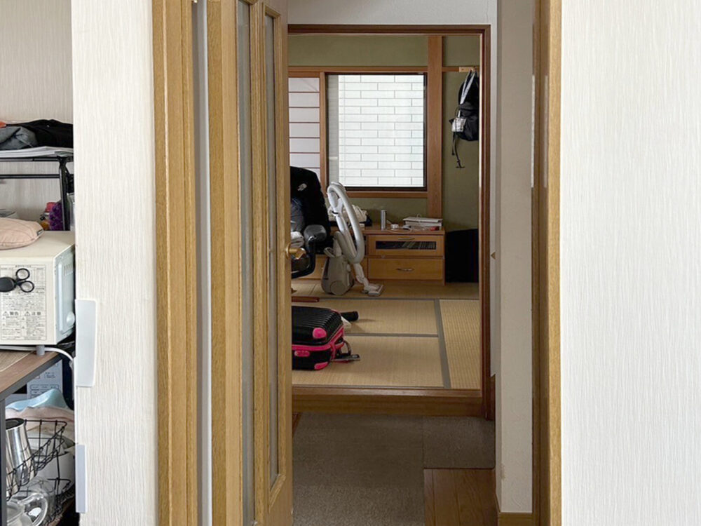 「ペットに噛まれても、愛おしい。」— チンチラ&犬２匹と暮らすホテルライクな家【大阪府豊中市】