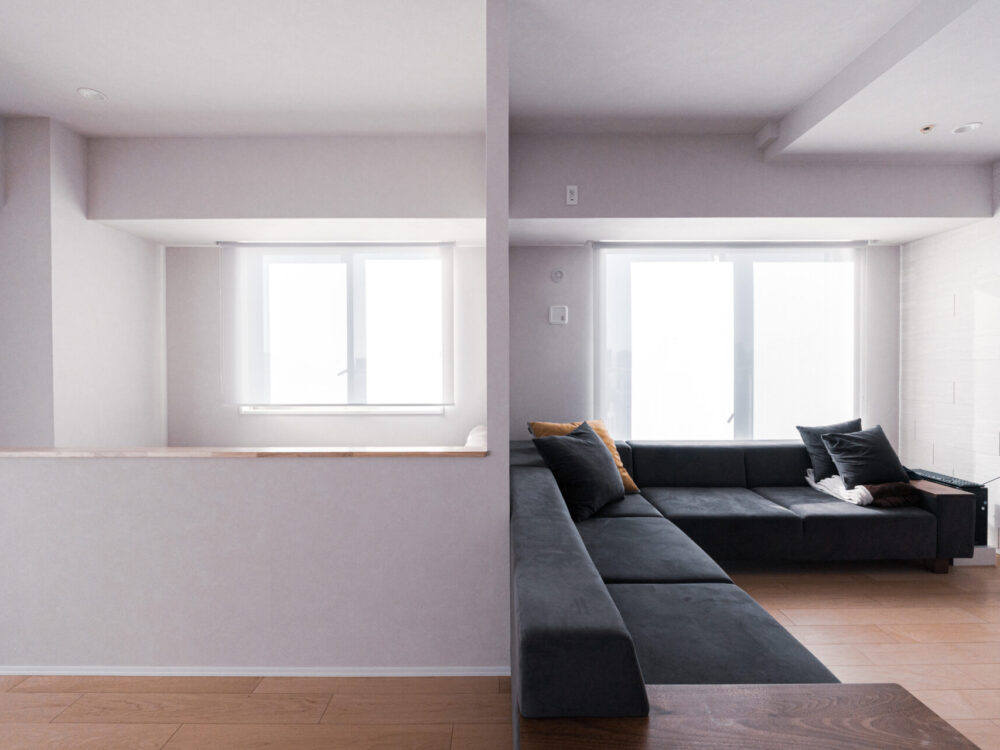 「LDKに寝室を」85cmの腰壁が成立させる“守られ感”【大阪市中央区】