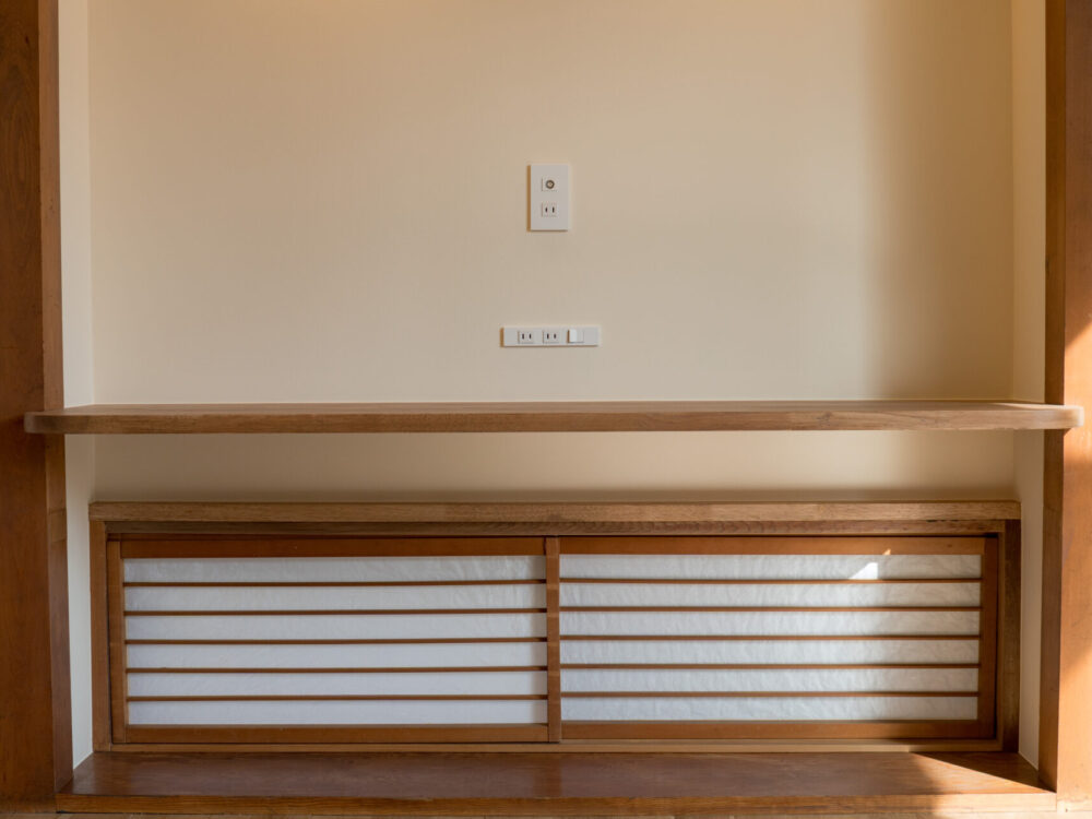 柱と本棚を受け継いだ、三人家族のやさしい和モダン洋室。【堺市南区】