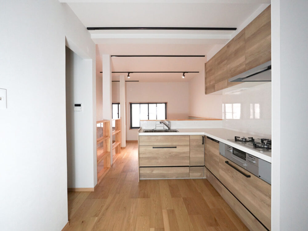 「この長屋、本当に住める？」から始まった。制限だらけの62㎡を“日常の居場所”へ【兵庫県神戸市】