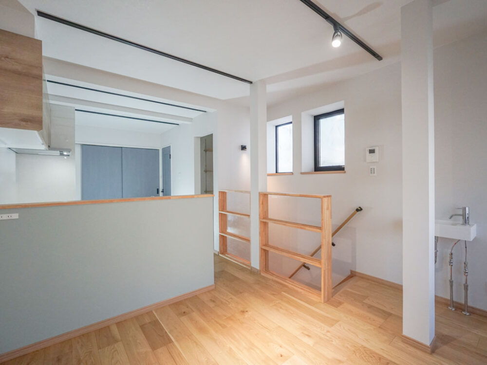 「この長屋、本当に住める？」から始まった。制限だらけの62㎡を“日常の居場所”へ【兵庫県神戸市】