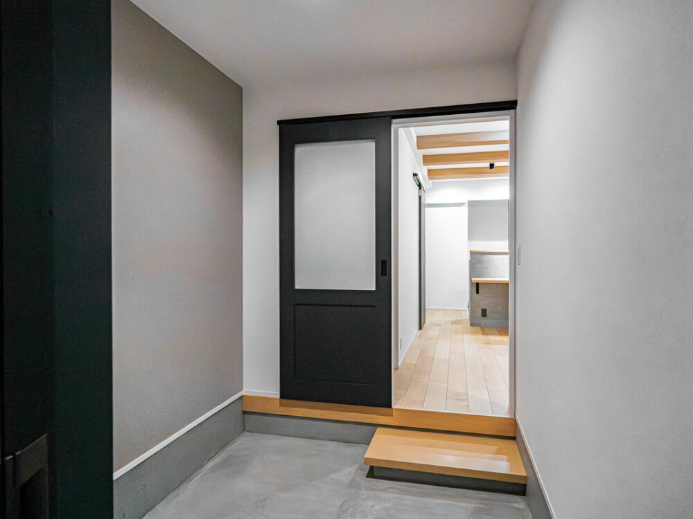 長屋の暗い・狭い・窮屈から見直す、3人暮らしのちょうどいい距離【大阪市西成区】