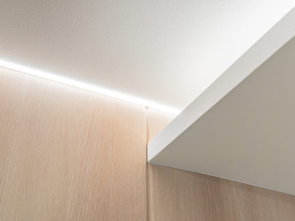 “きちんと”の中に、少しの違和感を。宿力の世界観を映したオフィス【京都府京都市】