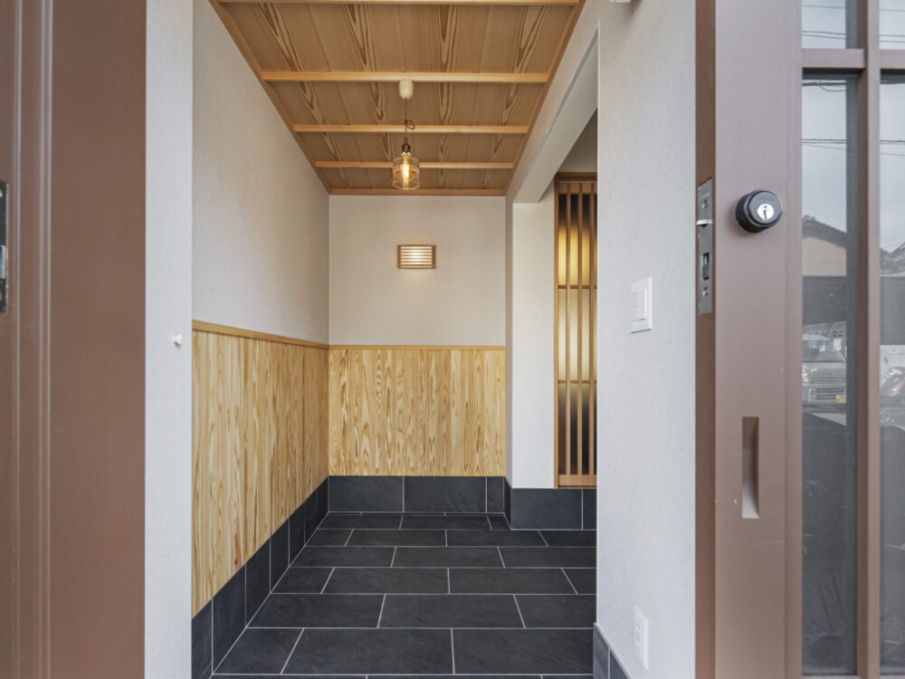 庭を眺め、記憶をつなぐ。家族が集う長屋リノベーション【京都市上京区】